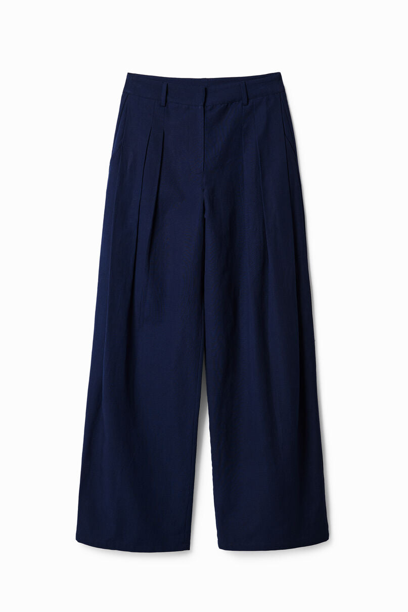 Pleated wide-leg trousers