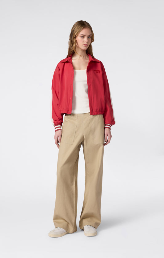 Damenhose aus Webstoff mit geradem Bein