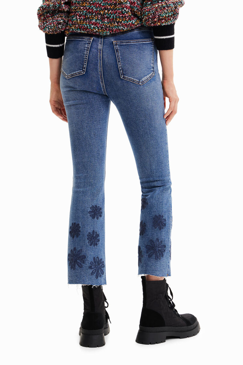 Flared cropped jeans