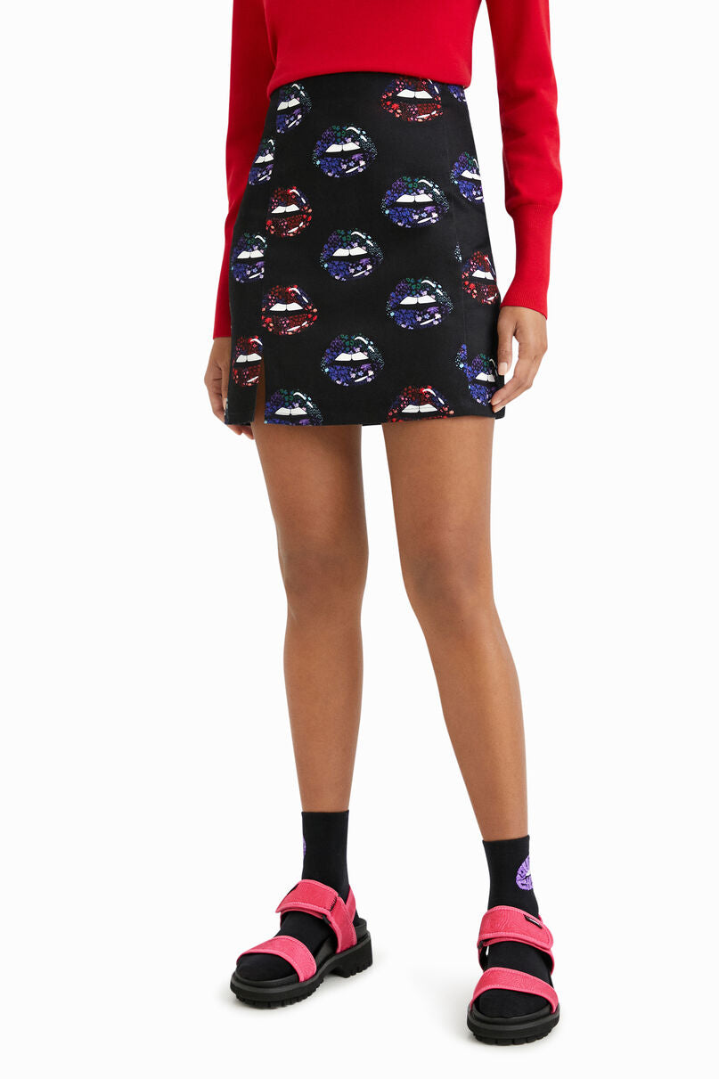 Slim lips miniskirt