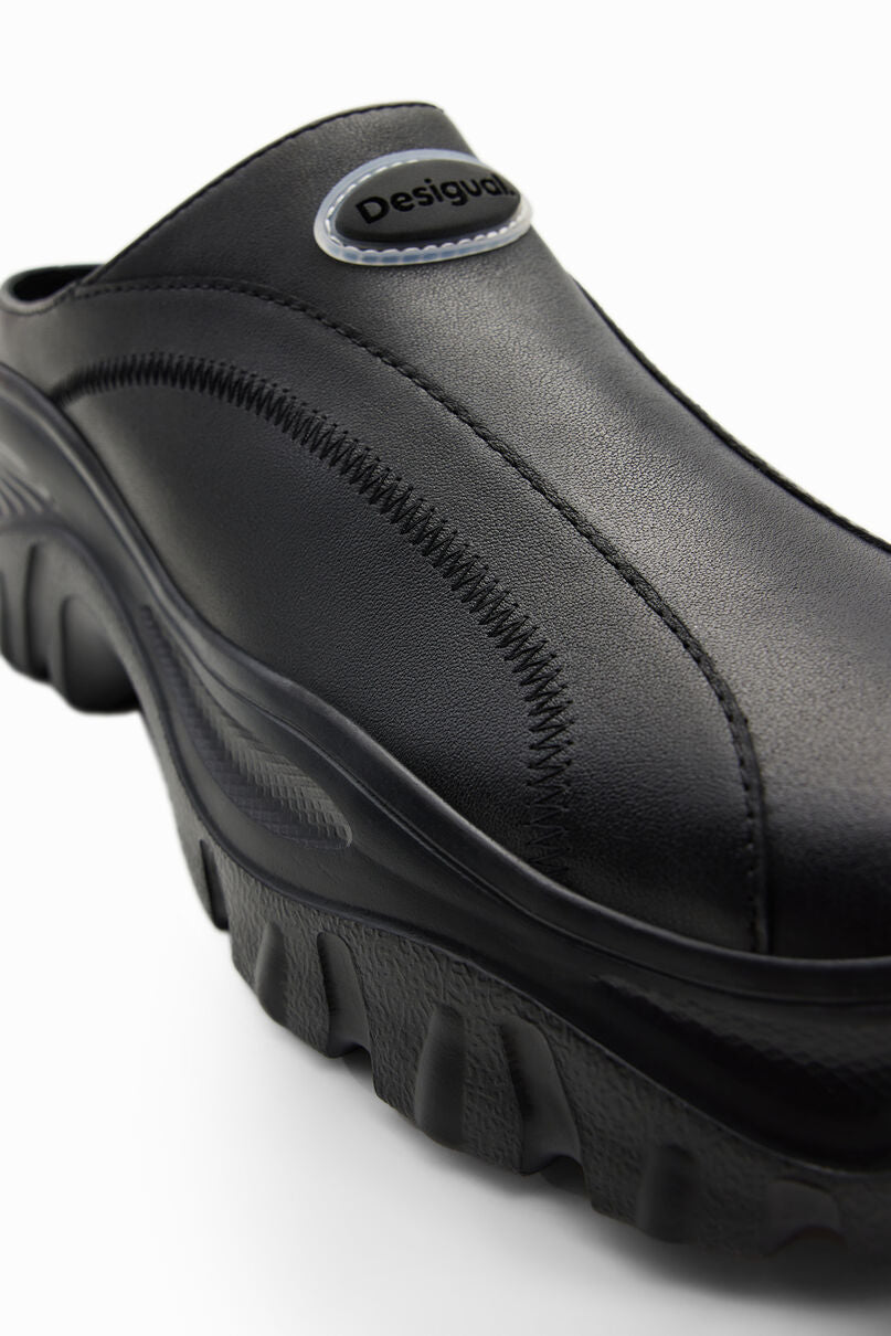 Chunky leather clogs