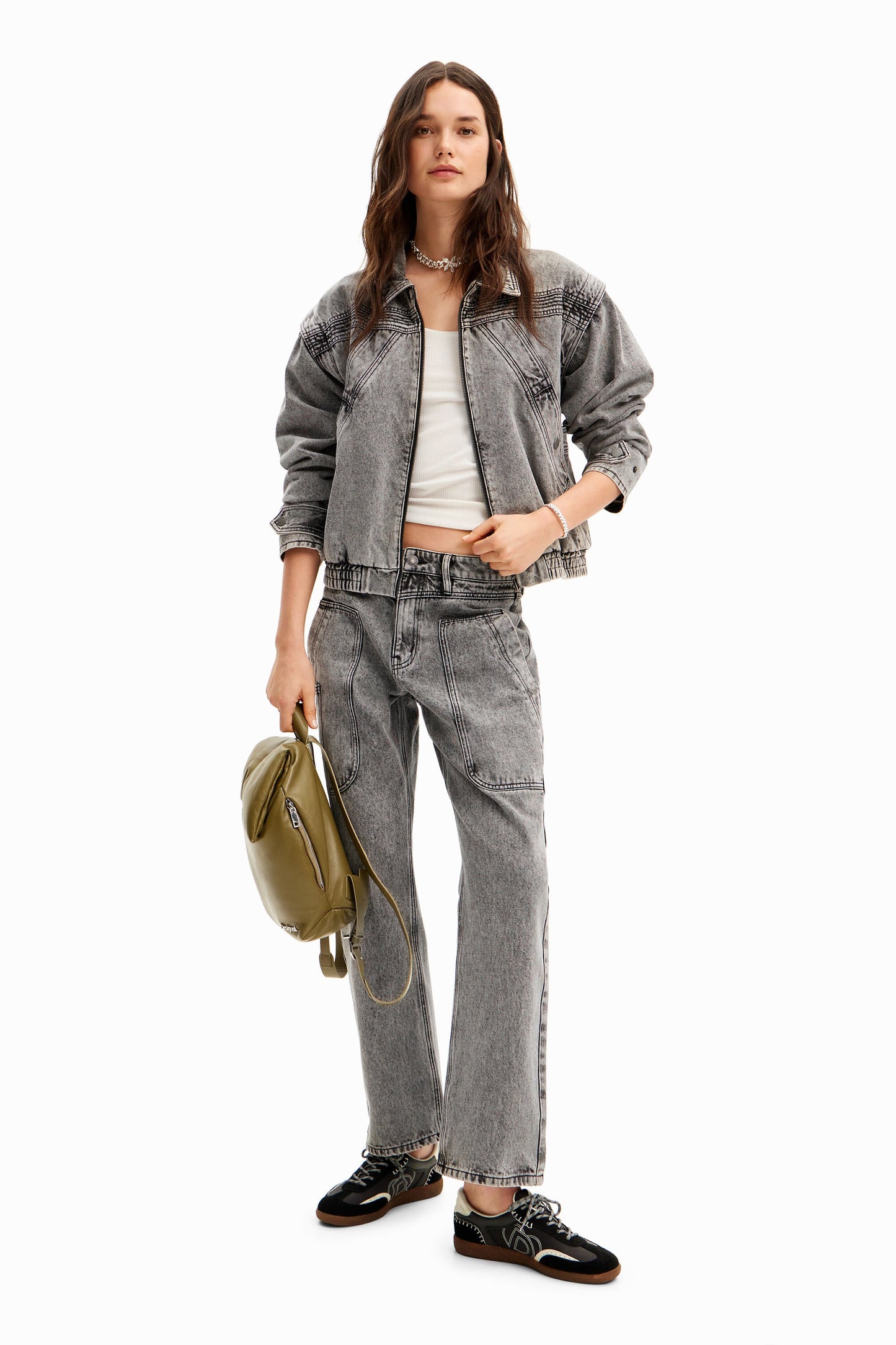 Denim detachable sleeve jacket