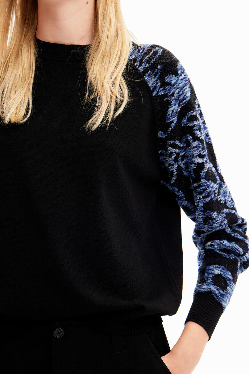 Floral print sleeve pullover
