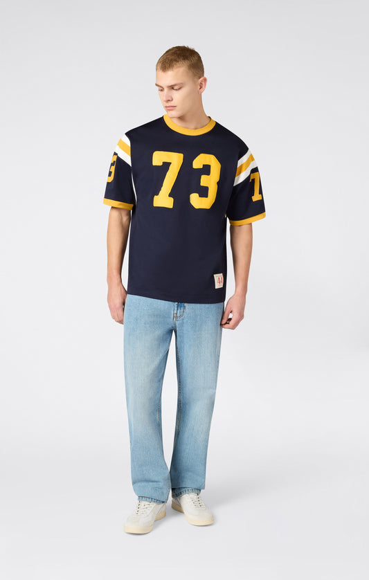 Herren T-Shirt mit Kontrastbündchen im Fußball-Look Time Capsule