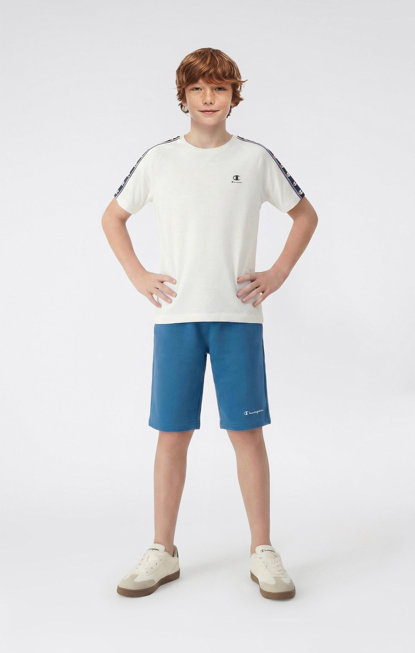 Bermudashorts für Jungen mit kleinen gestickten Logo-Icons