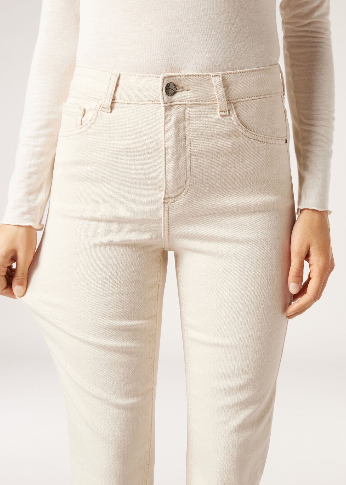 Cropped Flared Jeans