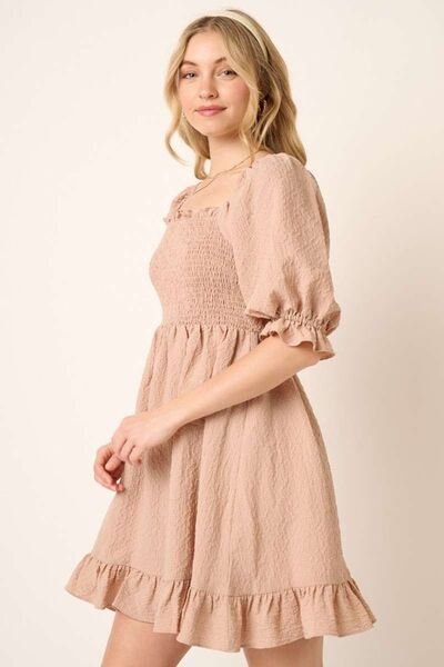 Mittoshop gesmoktes Kleid mit Rüschensaum und halben Ärmeln
